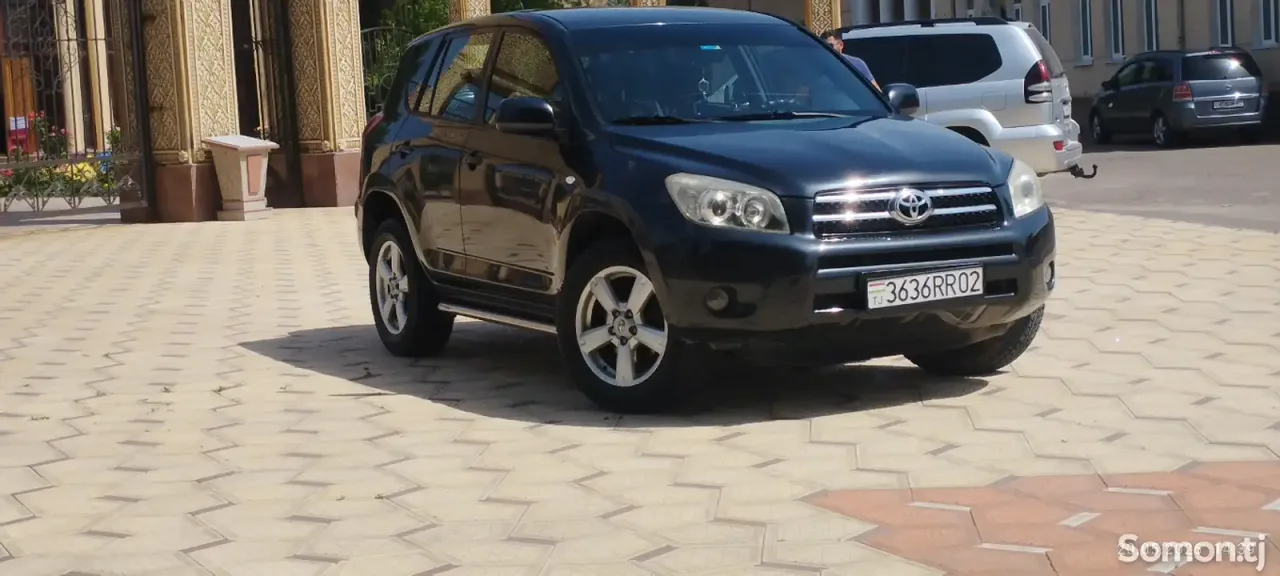 Toyota RAV 4 2006 · 2.2 MT