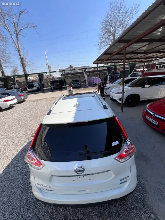 Nissan X-Trail 2015 · 2.5 AT