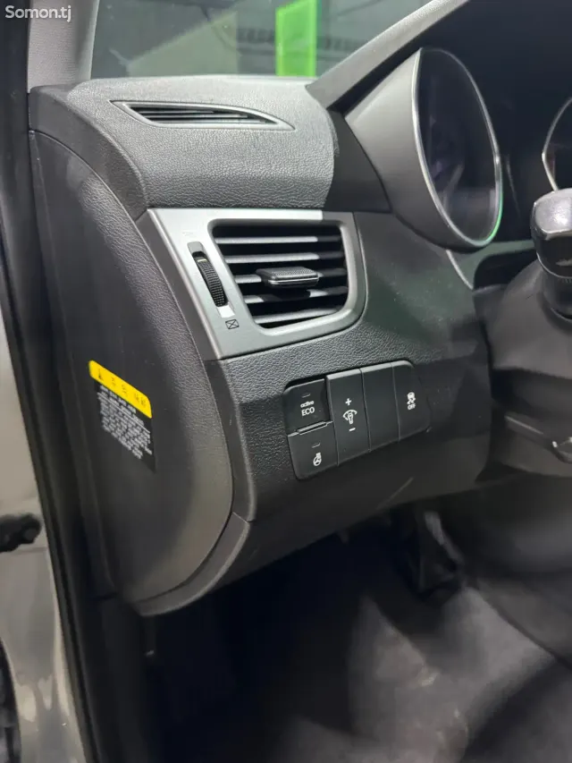 Hyundai Avante 2014 · 1.6 AT