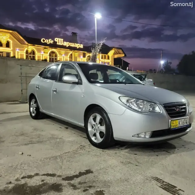 Hyundai Avante 2009 · 1.6 AT