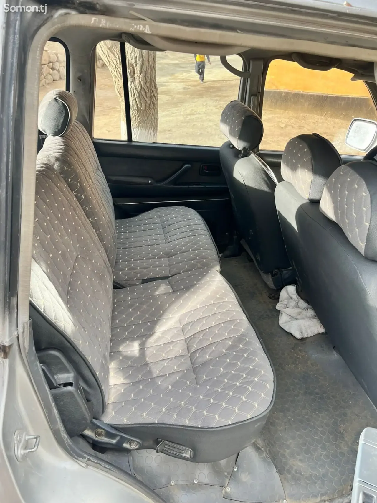 Toyota Land Cruiser 1997 · 4.6 MT