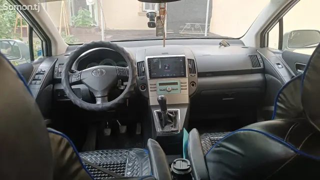 Toyota Verso 2007 · 2.2 MT