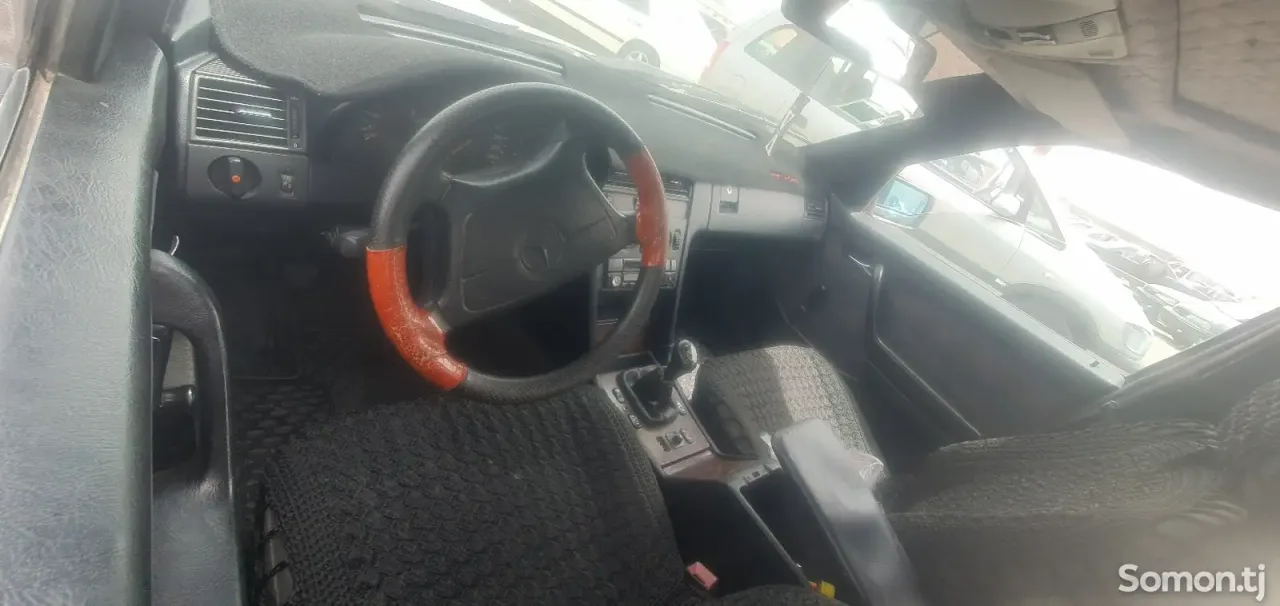 Mercedes-Benz C class 1995 · 1.8 MT