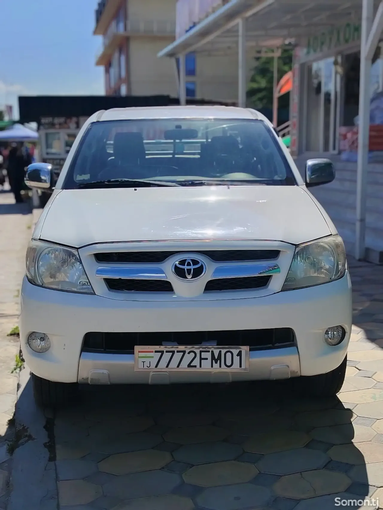 Toyota Hilux 2006 · MT