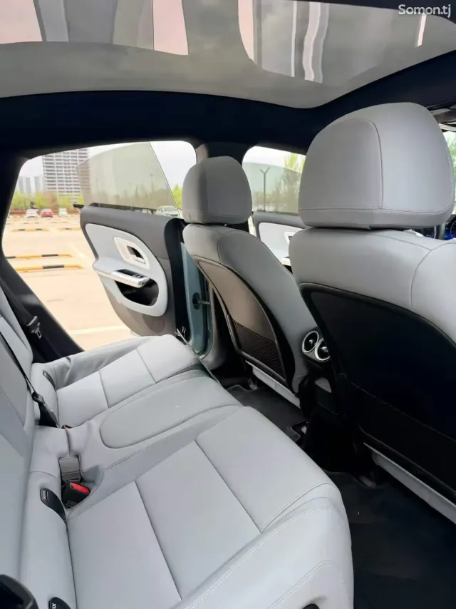 Mercedes-Benz CLA-Class 2026 · AT