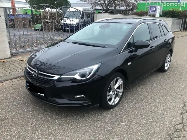 Opel Astra K 2017 · 1.6 AT