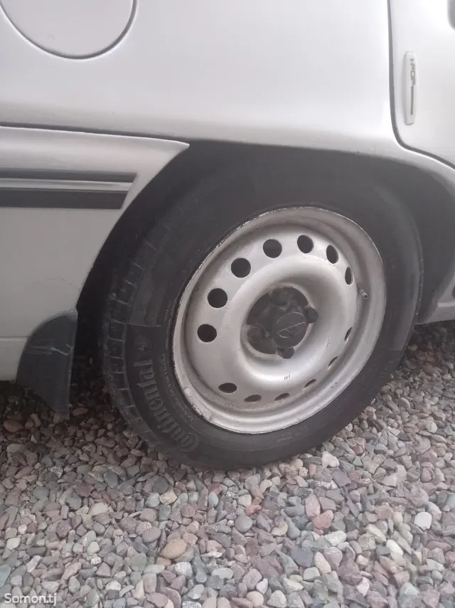 Daewoo Nexia 1995 · 1.5 MT