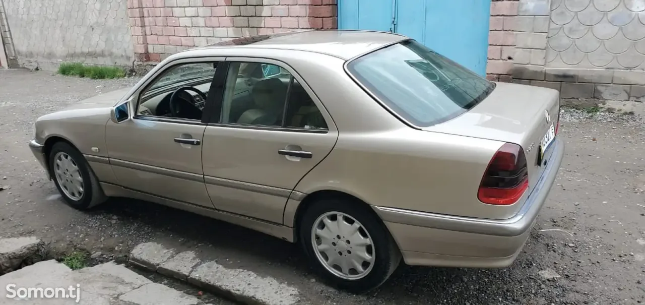 Mercedes-Benz E class 1999 · 2.0 AT