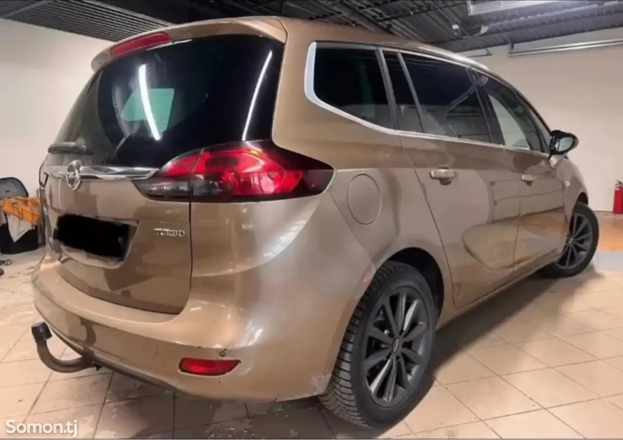 Opel Zafira 2015 · 1.4 AT