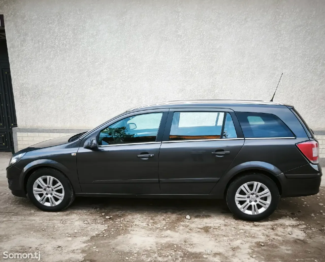 Opel Astra H 2009 · 1.8 MT