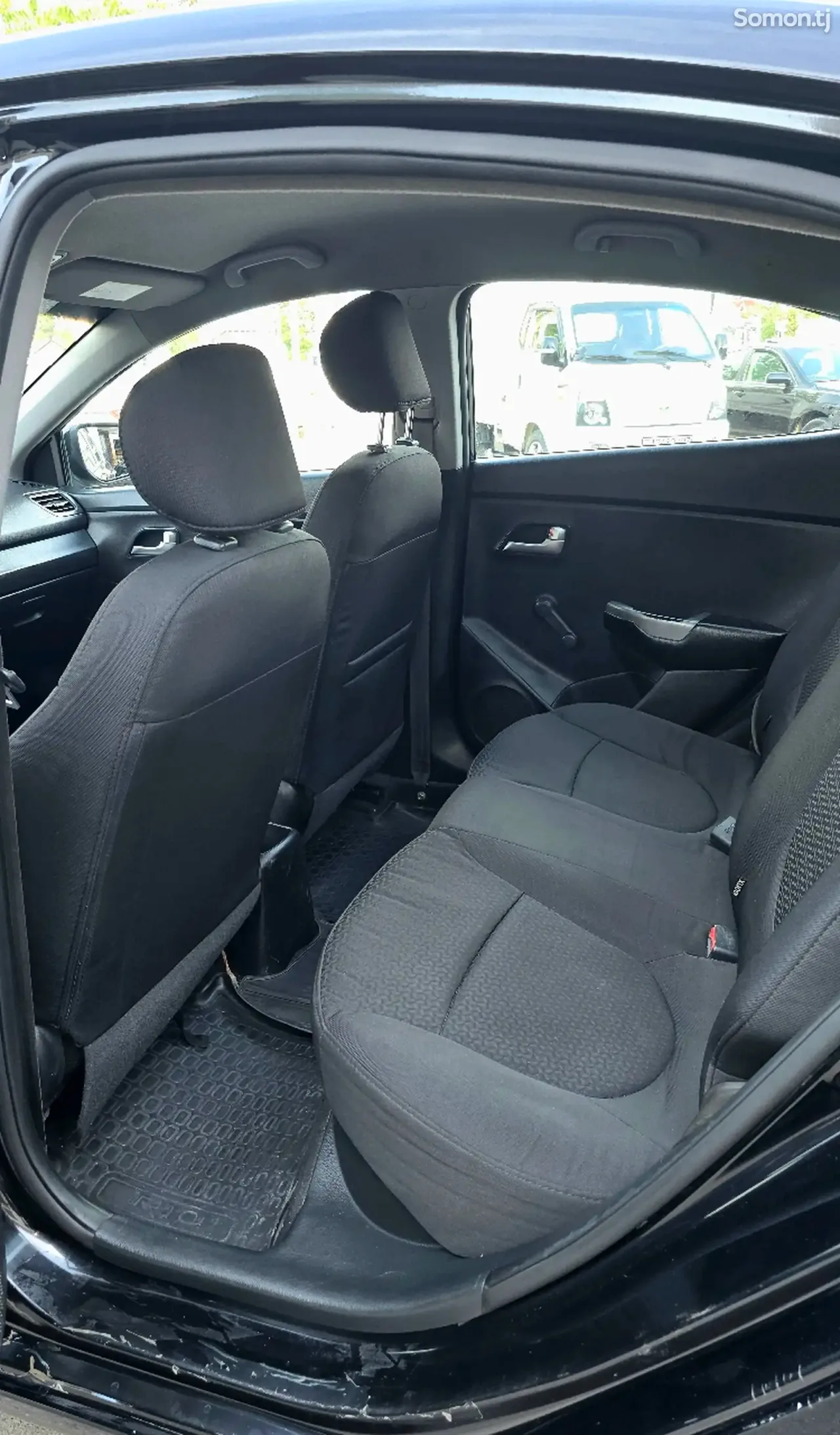 Kia Rio 2017 · 1.4 AT