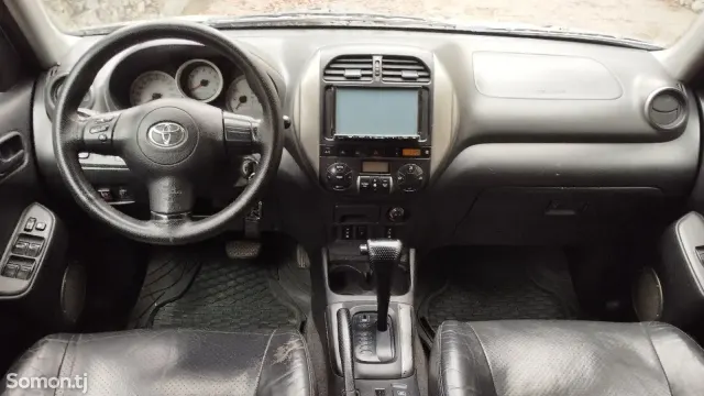 Toyota RAV 4 2002 · 2.0 AT