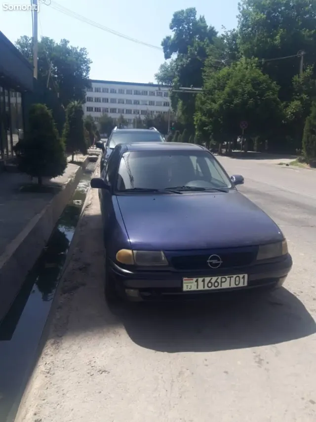 Opel Astra F 1997 · 1.6 MT