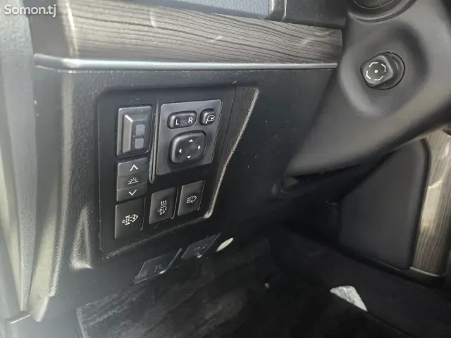 Toyota Land Cruiser Prado 2016 · 2.8 AT