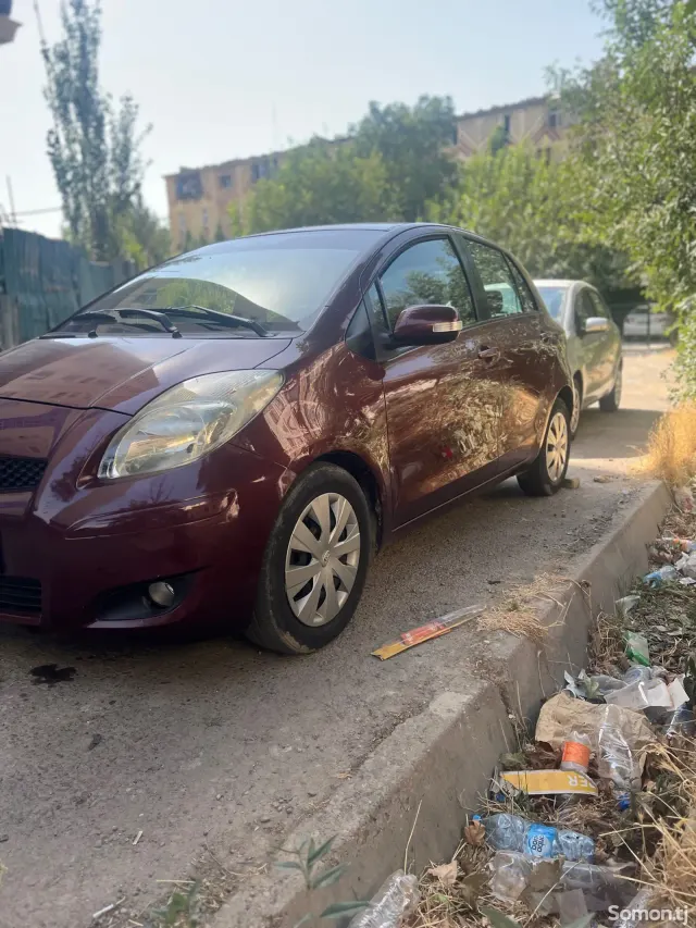 Toyota Vitz 2010 · 1.1 AT