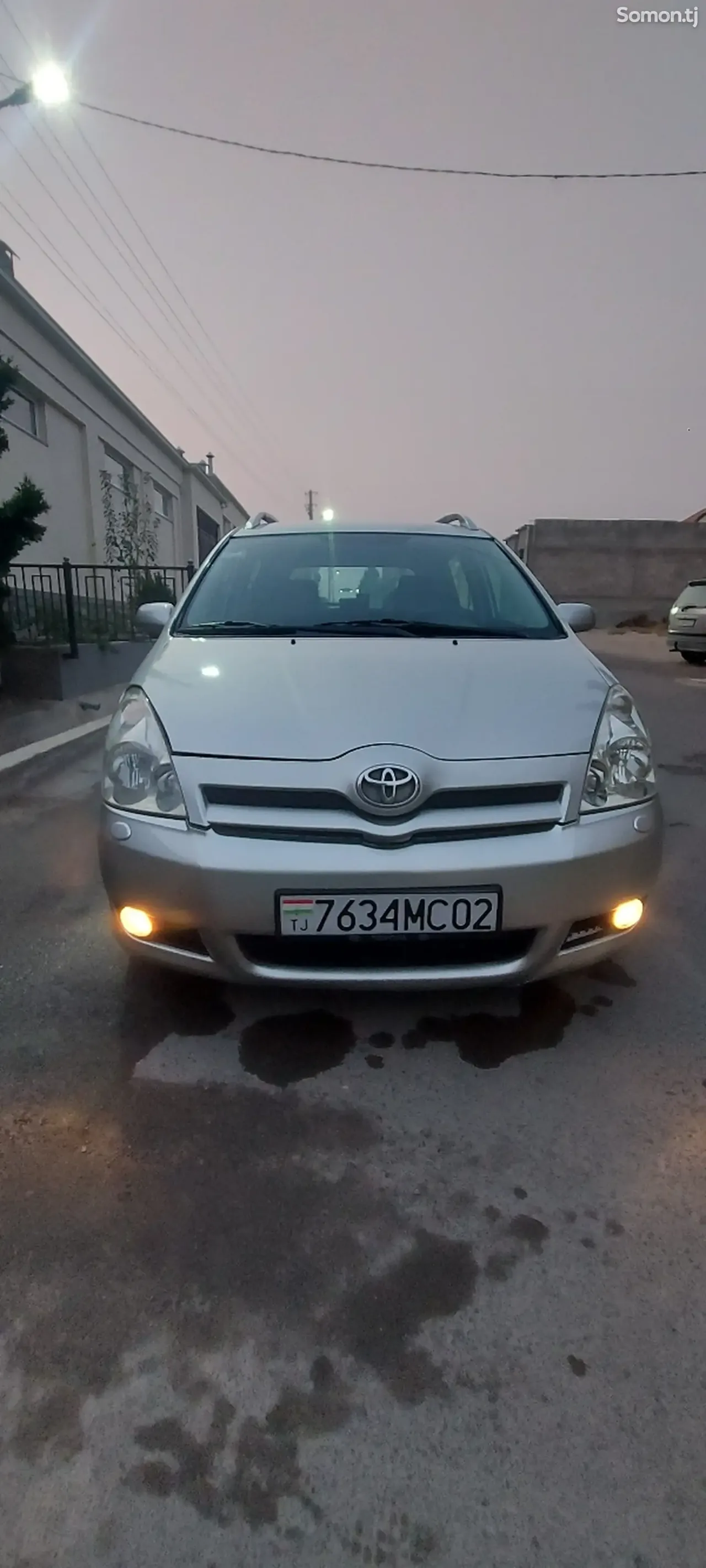 Toyota Corolla Verso 2007 · 2.2 MT