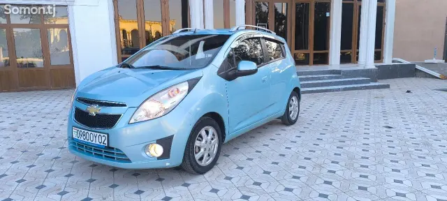 Chevrolet Spark 2010 · 1.1 AT