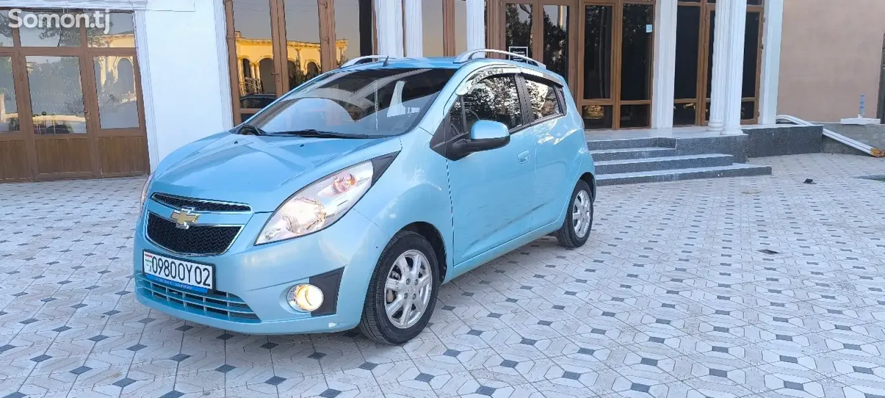 Chevrolet Spark 2010 · 1.1 AT