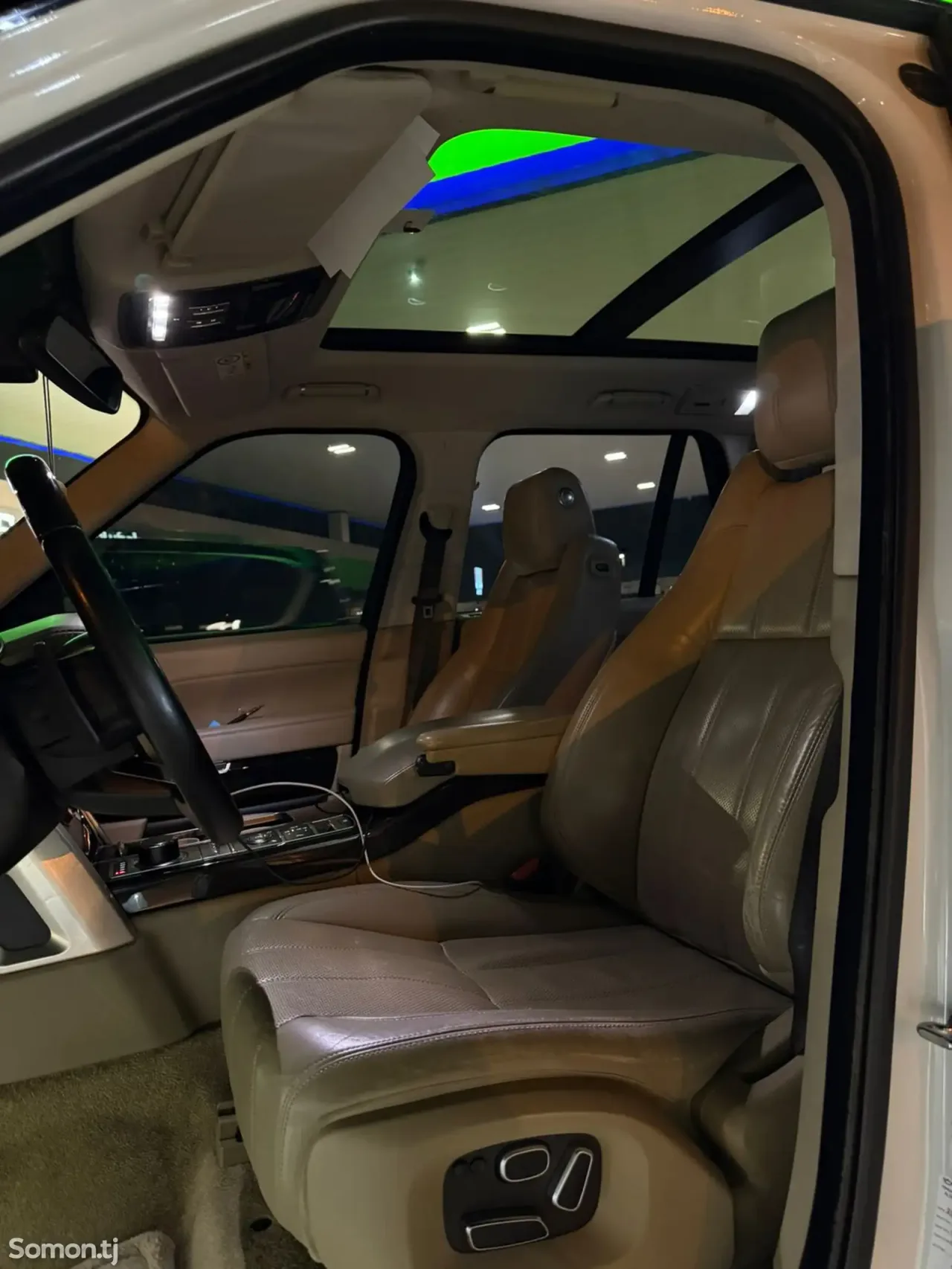 Land Rover Vogue 2014 · 5.0 AT