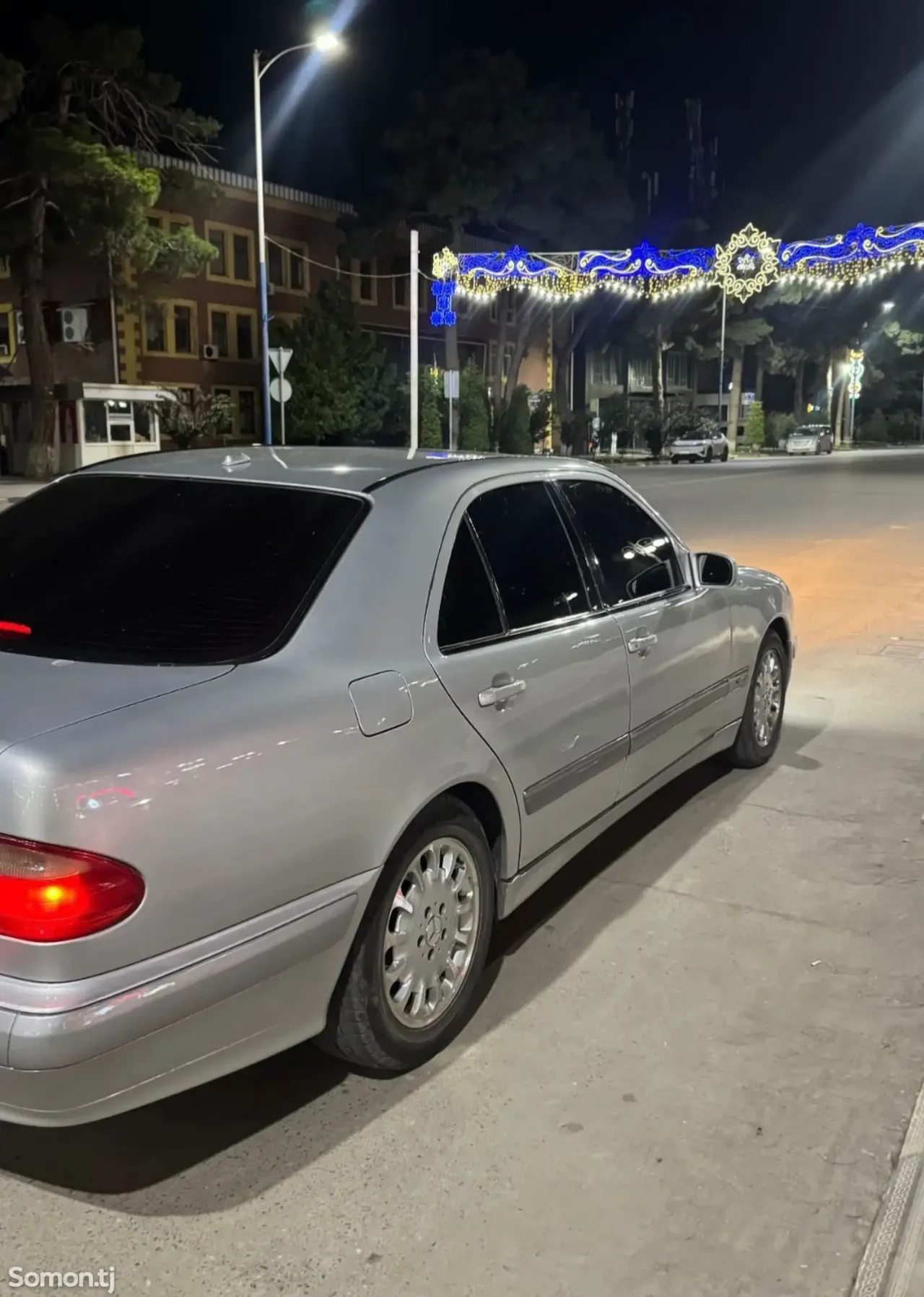 Mercedes-Benz E class 2000 · 2.8 AT