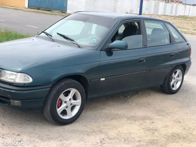 Opel Astra F 1997 · 0.6 MT