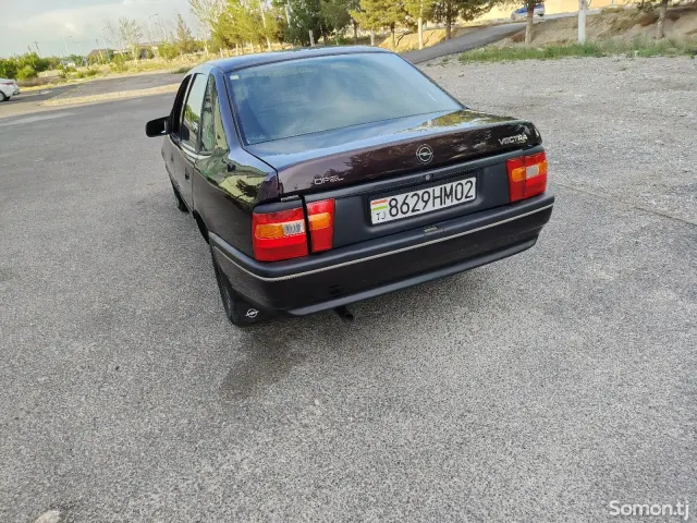 Opel Vectra A 1993 · 1.6 MT
