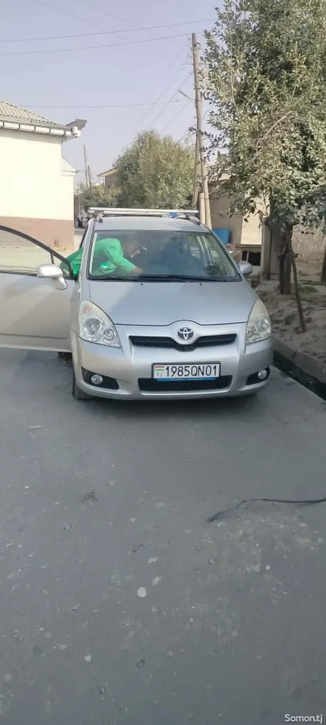 Toyota Corolla Verso 2008 · 2.2 MT