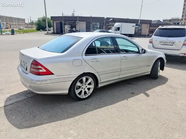 Mercedes-Benz C class 2002 · 2.0 MT