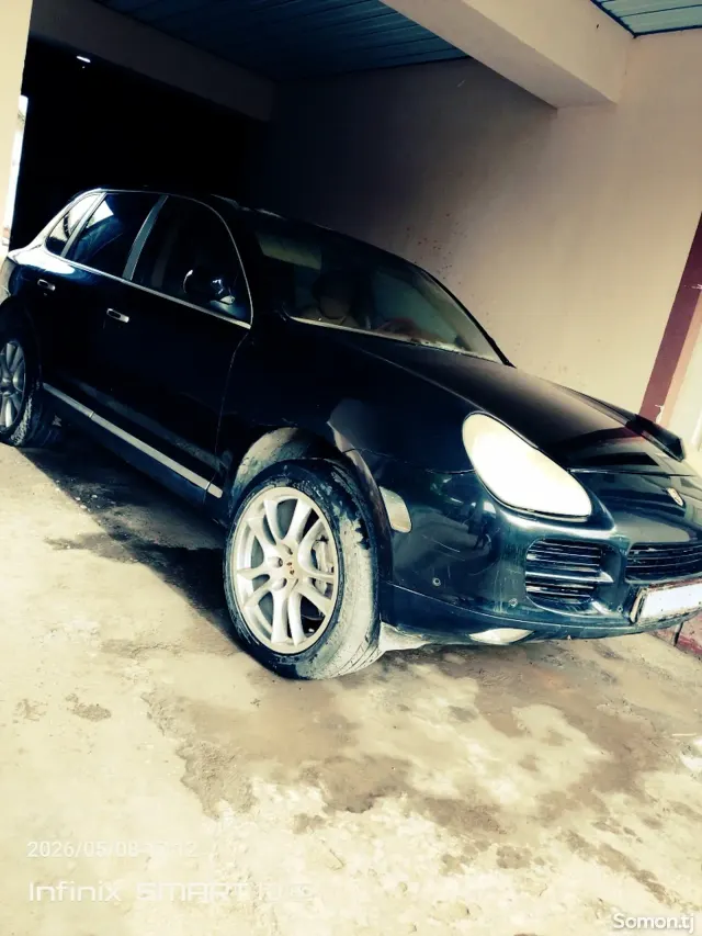 Porsche Cayenne 2004 · AT