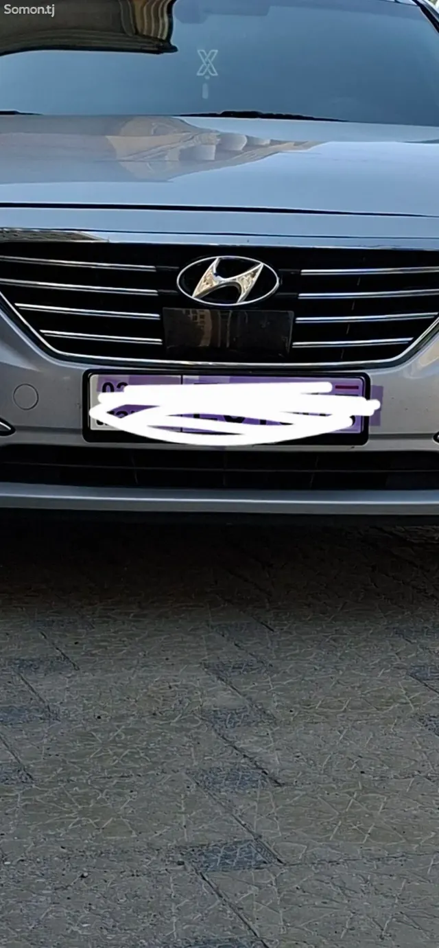 Hyundai Sonata 2015 · 2.4 AT