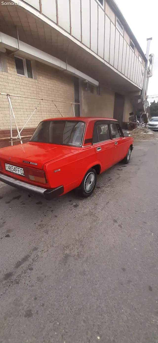 Lada (ВАЗ) 2107 1984 · 0.4 MT