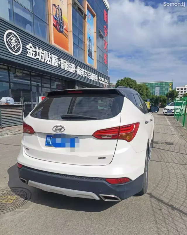 Hyundai Santa Fe 2014 · AT