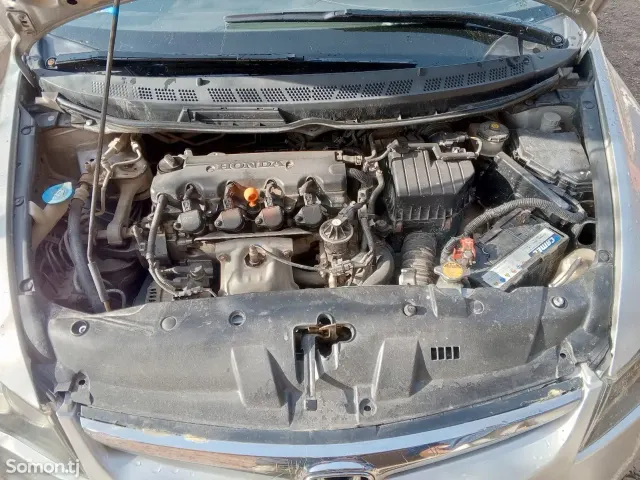 Honda Civic 2006 · 1.8 MT