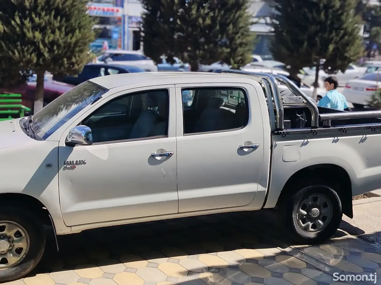 Toyota Hilux 2006 · MT