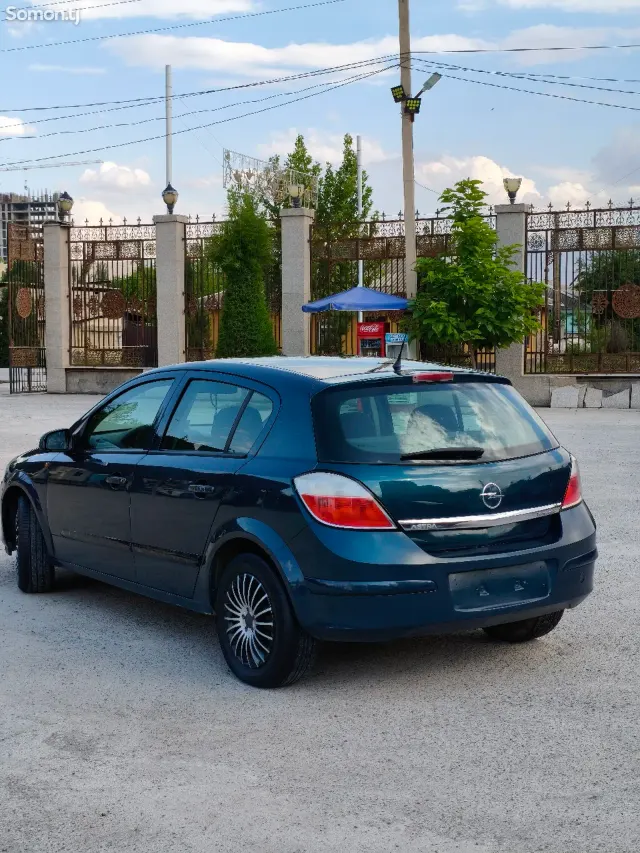 Opel Astra H 2007 · 1.6 MT