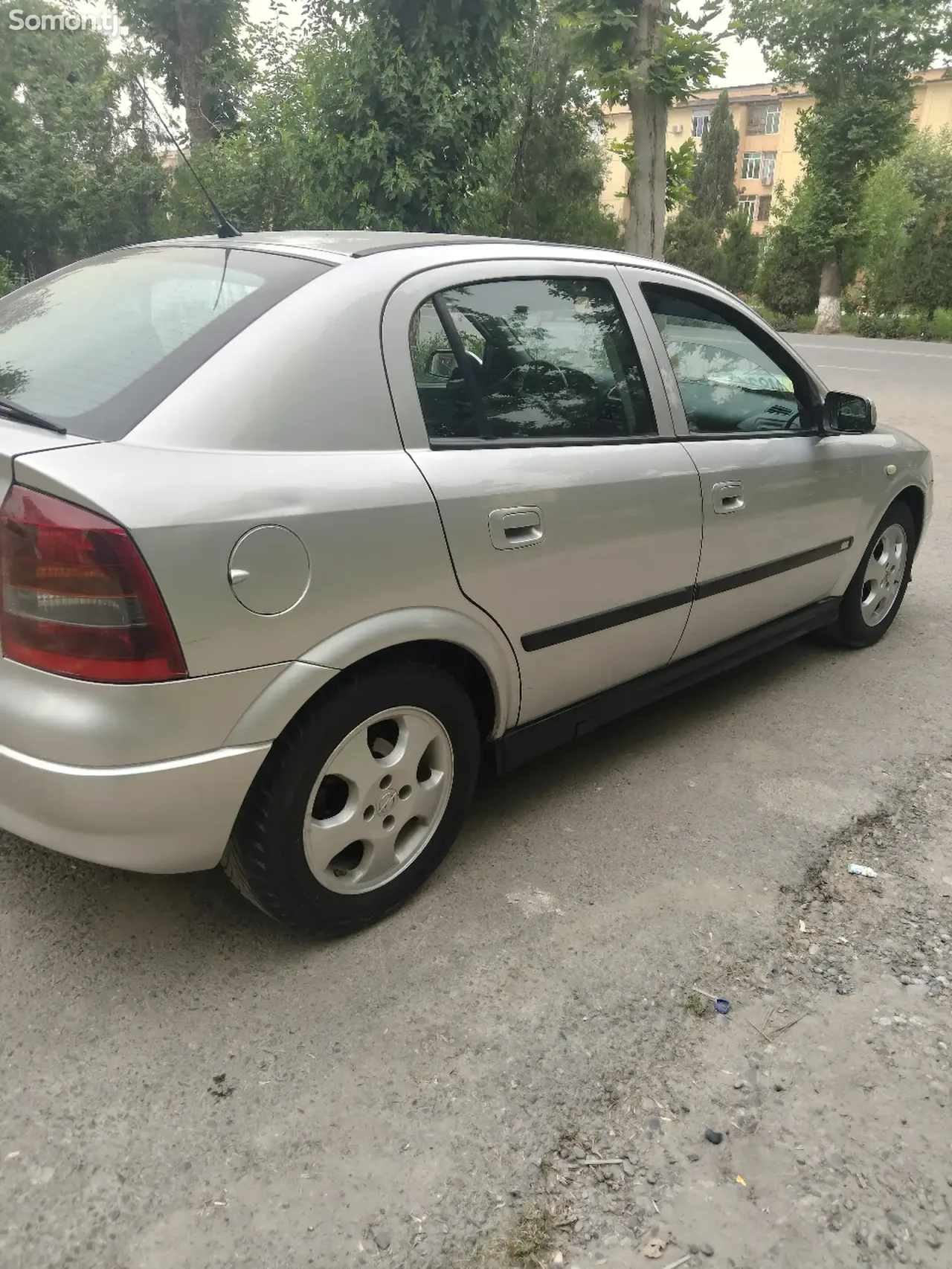 Opel Astra G 1998 · 1.6 MT