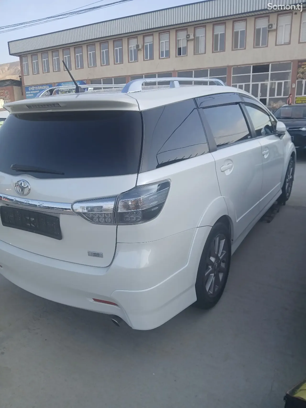 Toyota Wish 2014 · 2.0 AT