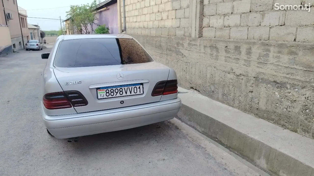 Mercedes-Benz E class 1997 · 2.3 MT