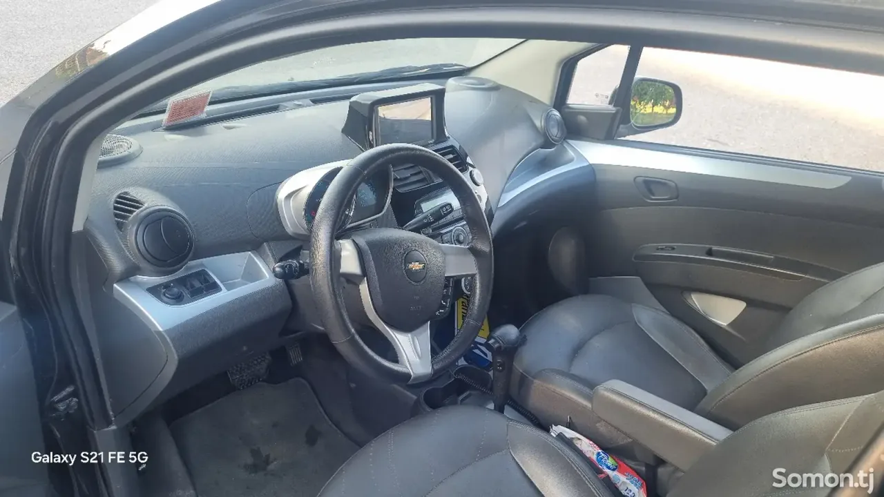 Chevrolet Spark 2014 · 1.4 AT