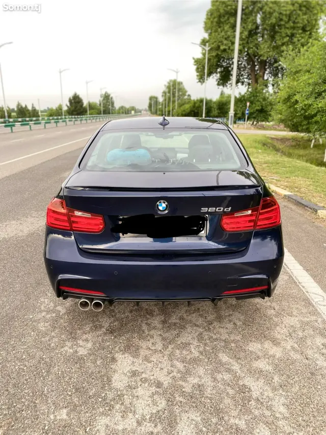 BMW 3 series 2015 · 2.0 AT