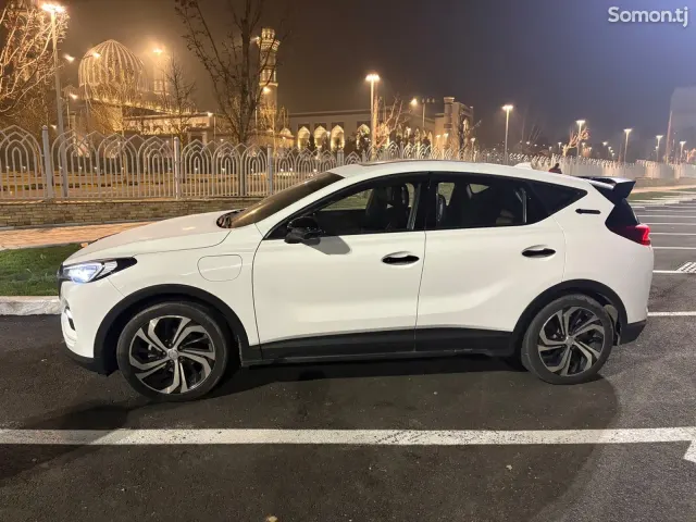 Hongqi E-HS3 2019 · AT