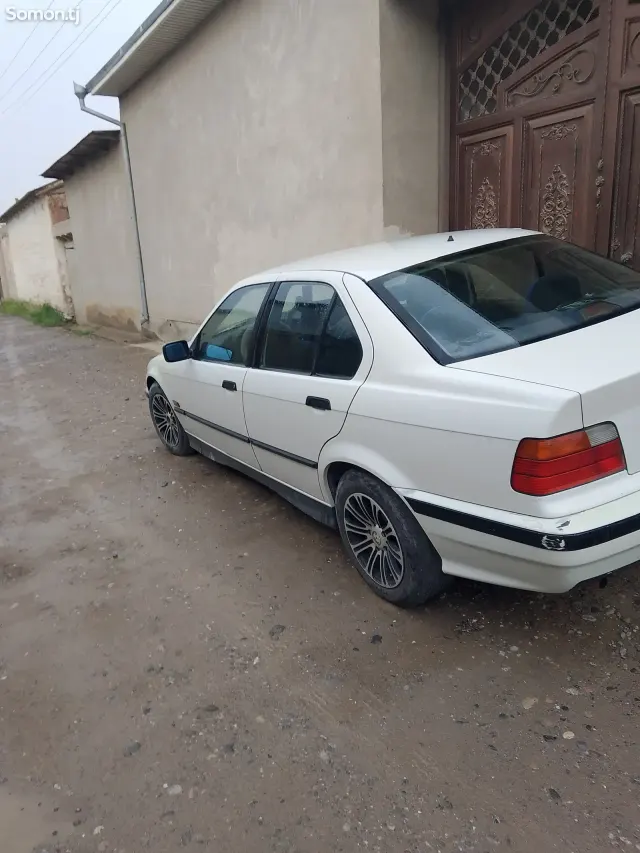 BMW 3 series 1997 · 1.8 MT