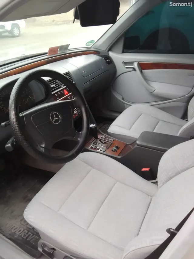 Mercedes-Benz C class 1999 · 2.4 AT