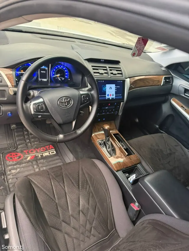 Toyota Camry 2015 · 2.5 AT