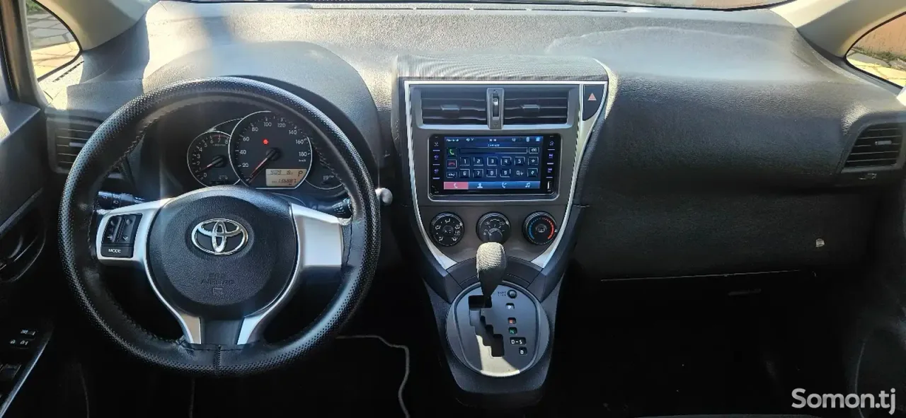 Toyota Ractis 2014 · 1.5 AT