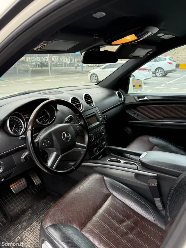 Mercedes-Benz GLS 2012 · 3.5 AT