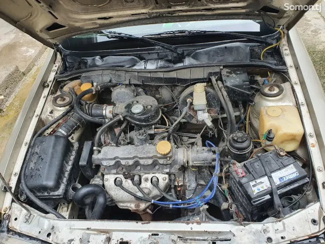 Opel Vectra A 1991 · 1.6 MT