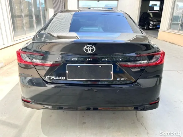 Toyota Camry 2025 · 2.0 AT