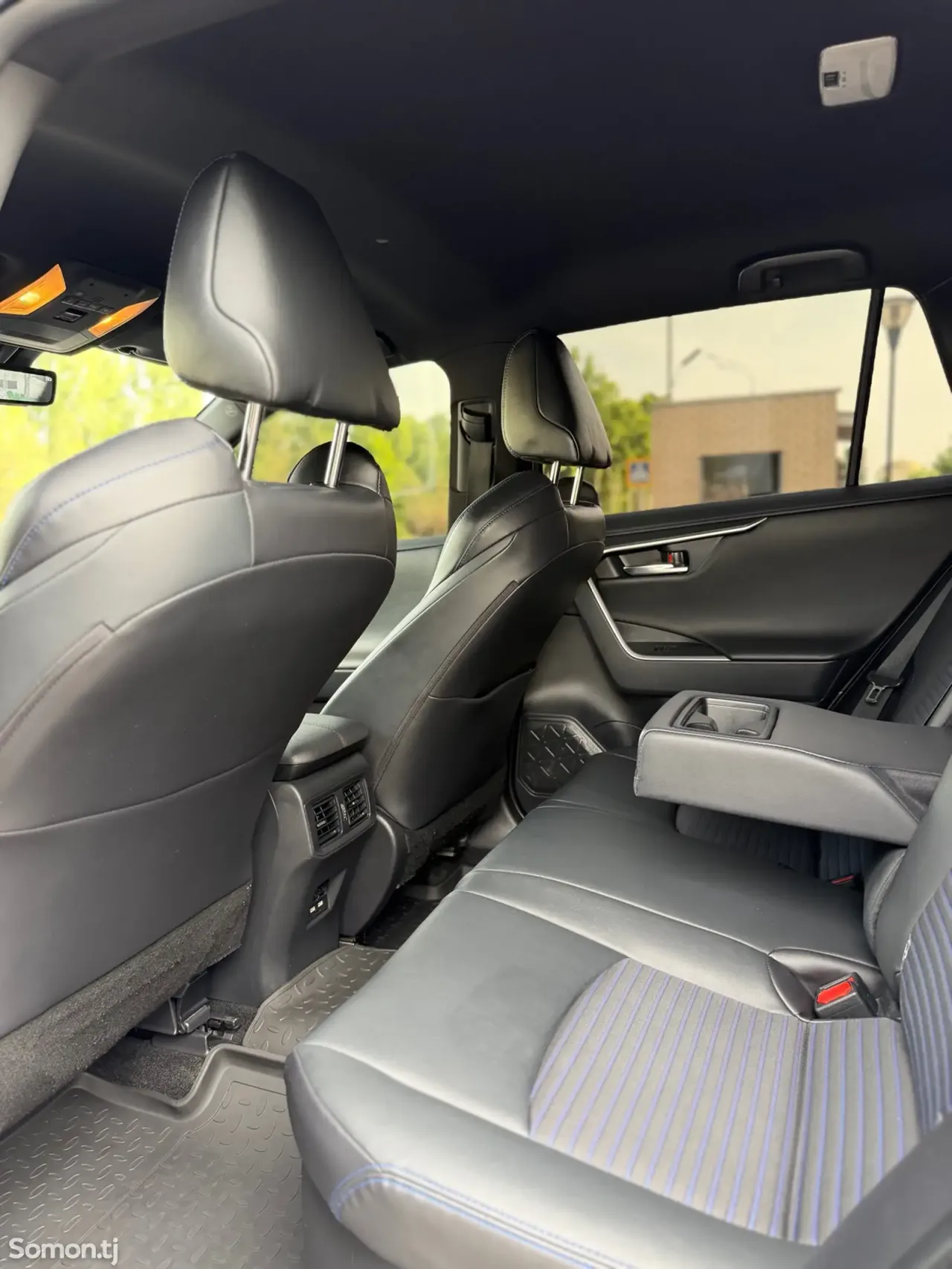 Toyota RAV 4 2021 · 2.5 CVT
