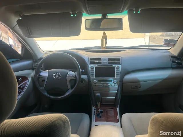 Toyota Camry 2008 · 2.4 AT